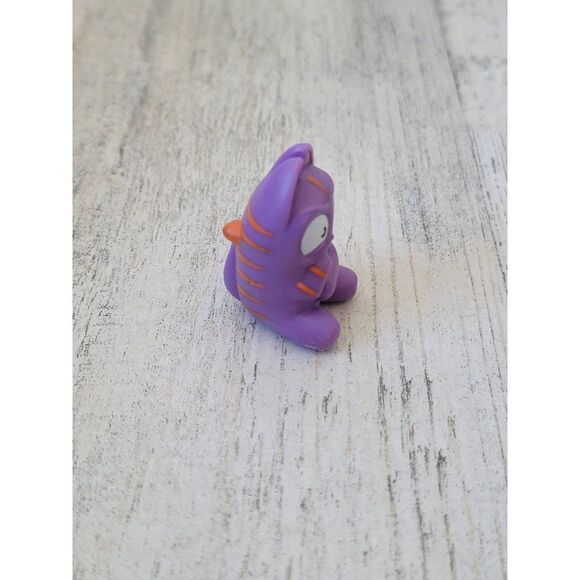 Lost Kitties Series 2 Sid mini toy figure purple cat - Picture 4 of 5